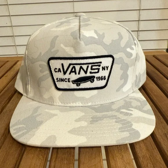 NWT Vans white camo SnapBack - Picture 1 of 4